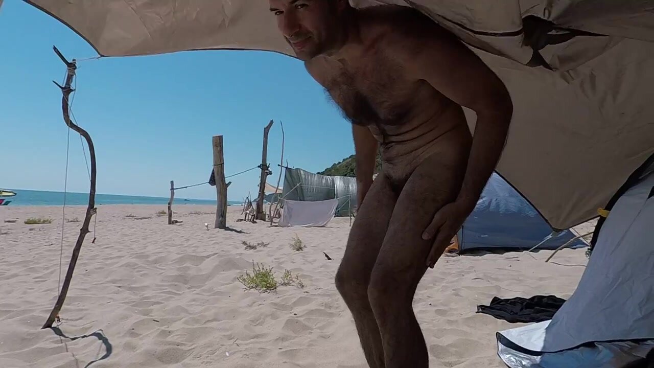 Nudistpar optager selv ved bulgarsk strand bilde